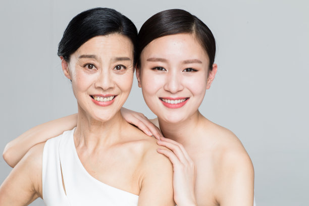 美丽优雅的母女图片下载