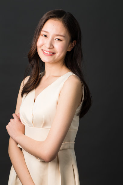 青年女人肖像图片下载