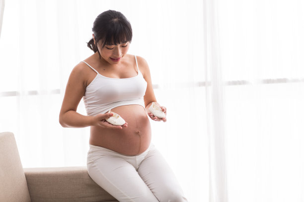 幸福的孕妇图片下载