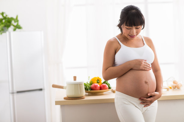 幸福的孕妇图片下载