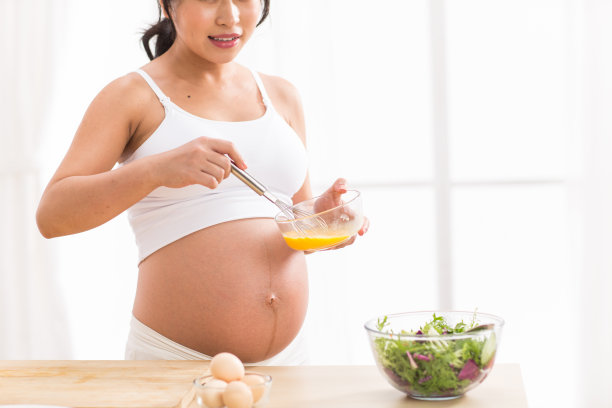 孕妇做饭图片下载