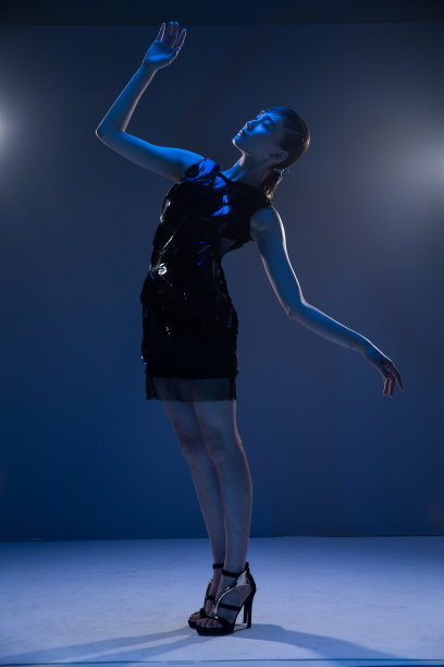 青年时尚女人图片下载