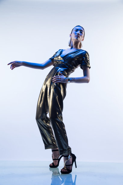 青年时尚女人图片下载