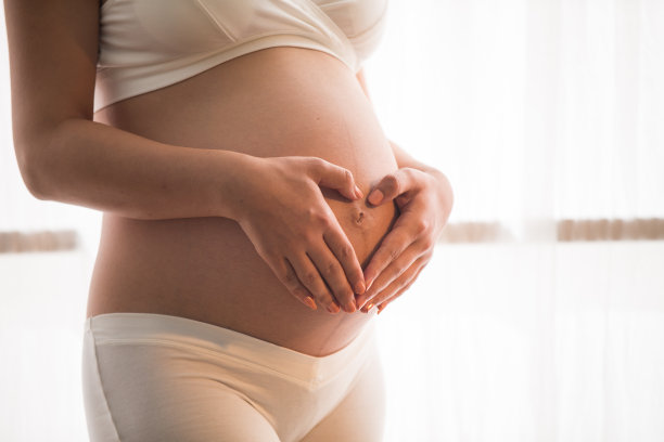 幸福的孕妇图片下载