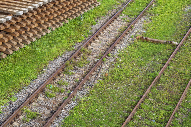 铁轨和枕木俯视图图片下载