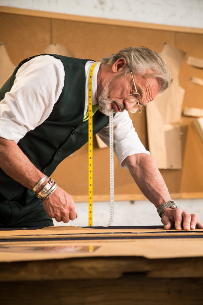 权威的服装设计师图片下载