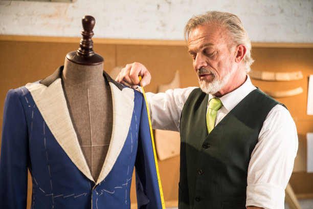 权威的服装设计师图片下载