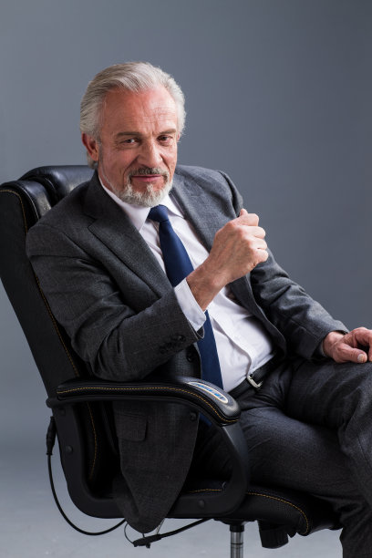权威商务老年男人图片下载