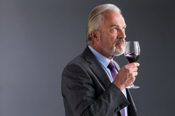 权威商务老年男人图片下载