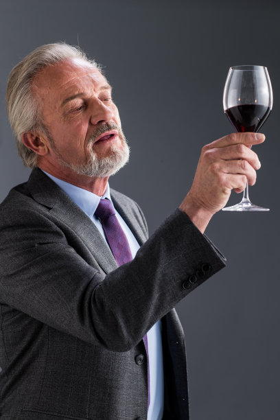 权威商务老年男人图片下载