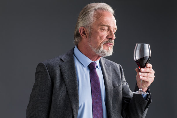 权威商务老年男人图片下载