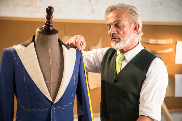 权威的服装设计师图片下载