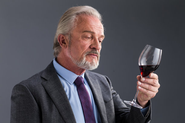 权威商务老年男人图片下载