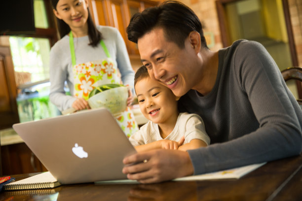 幸福的家庭生活图片下载