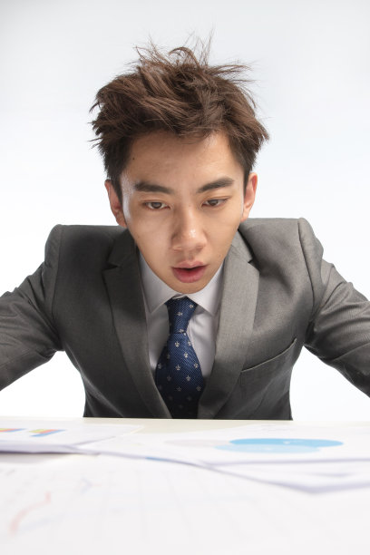 筋疲力尽的商务男人图片下载