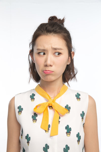 闷闷不乐的青年女人图片下载