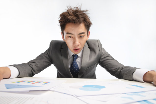 筋疲力尽的商务男人图片下载