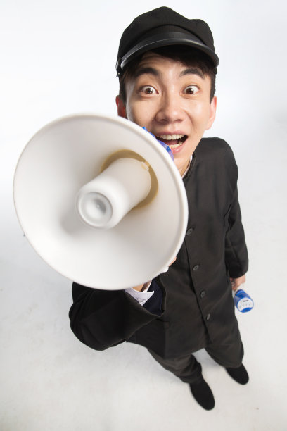 复古青年男人使用扩音器图片下载