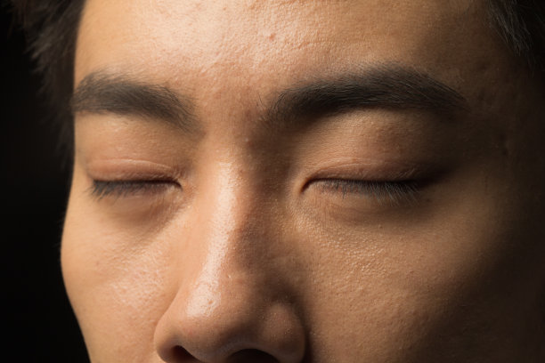 青年男人的面部特写图片下载