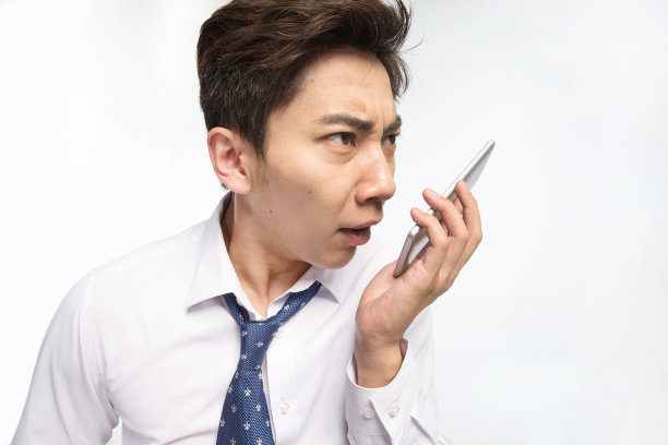 商务青年男人打电话图片下载