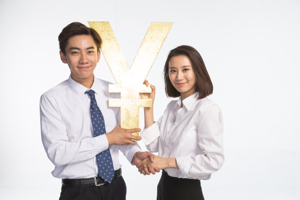 商务青年男女抢夺金钱图片下载