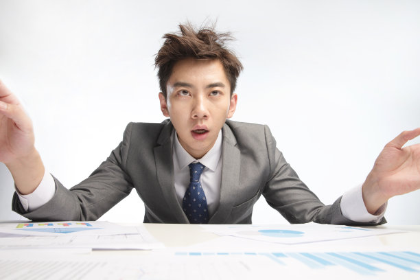 筋疲力尽的商务男人图片下载