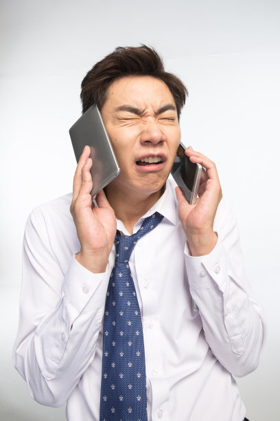 商务青年男人打电话图片下载