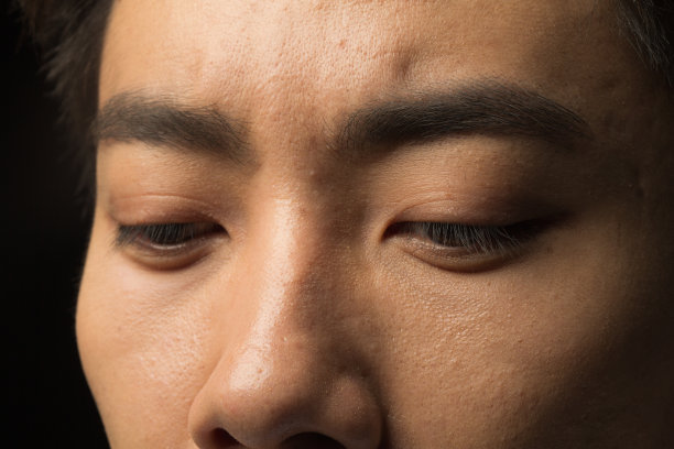 青年男人的面部特写图片下载