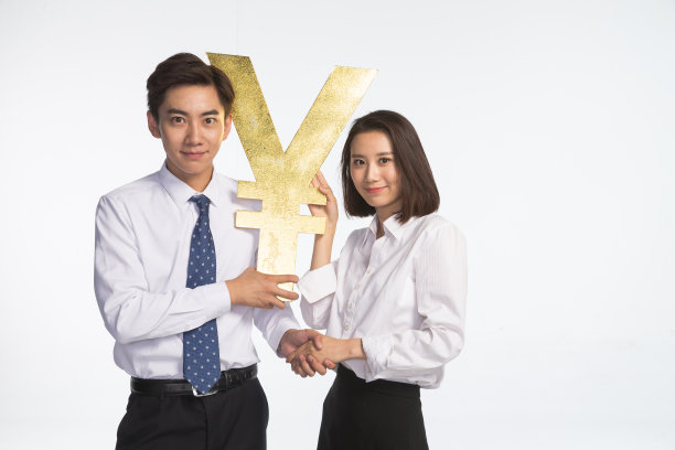 商务青年男女抢夺金钱图片下载