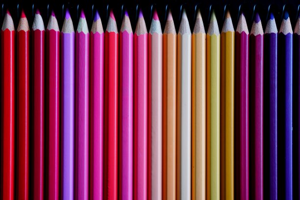 彩色铅笔排好背景图片下载