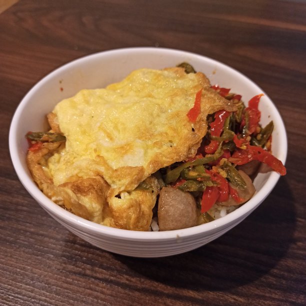 墨西哥辣椒片，上面放煎蛋图片下载