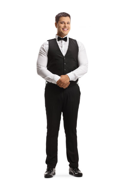 一位优雅的男服务员的全身画像，摆着姿势，面带微笑图片下载