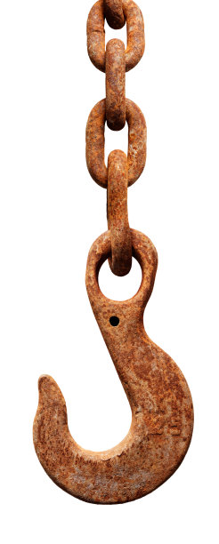 陈旧生锈的建筑吊钩和链条图片下载