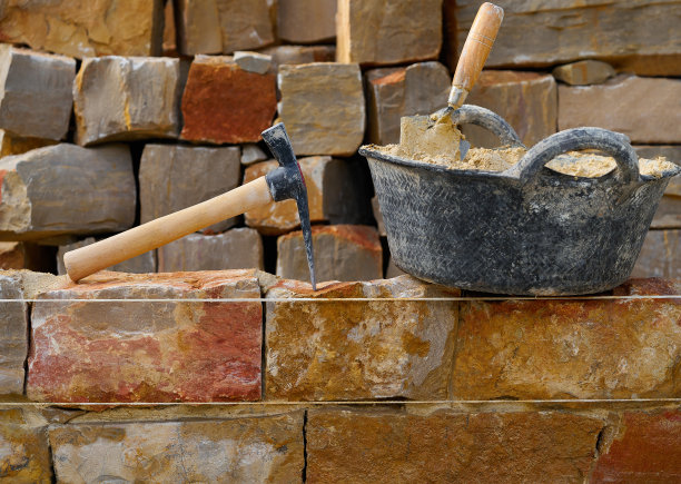 砌石用工具砌筑石墙图片下载