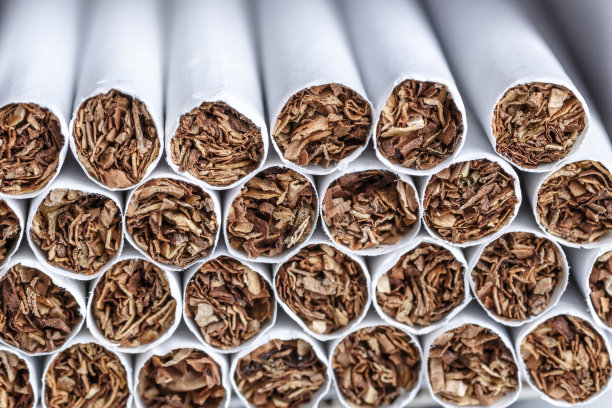 香烟特写。用一个特写镜头把香烟堆叠在一起。对健康有害。坏习惯。吸烟会导致死亡图片下载