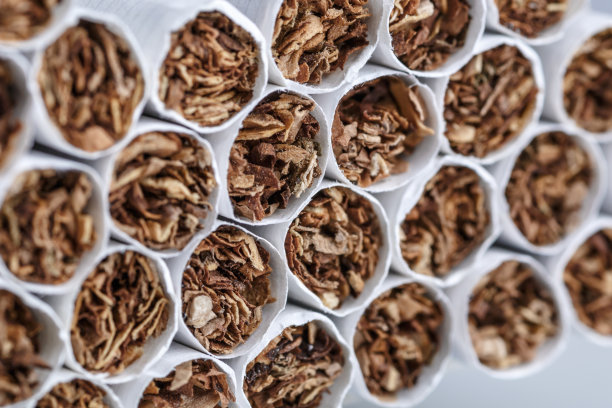 香烟特写。用一个特写镜头把香烟堆叠在一起。对健康有害。坏习惯。吸烟会导致死亡图片下载