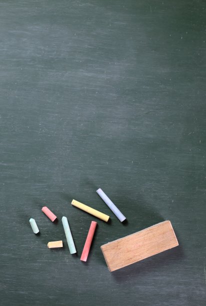 彩色粉笔和橡皮刷图片下载