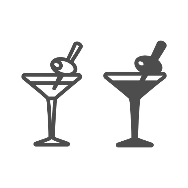 一杯马提尼，用牙签签上橄榄图片下载