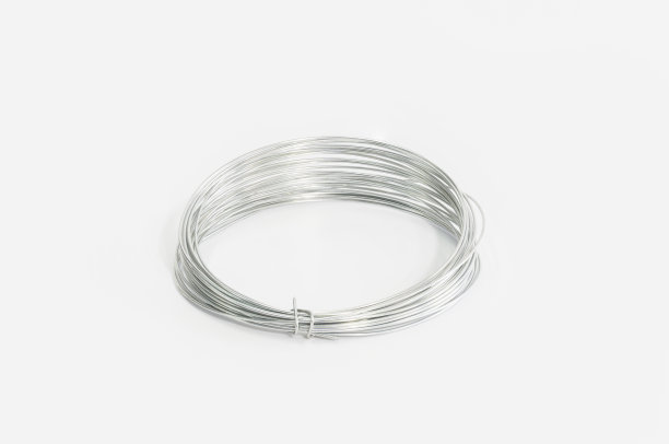 钢丝绕在一个线圈上对抗堆叠隔离图片下载