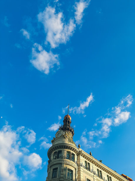 蓝色的天空图片下载