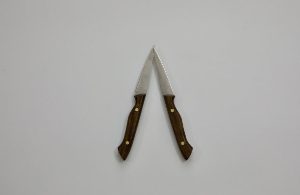 牛排刀在白色背景从高角度股票照片图片下载