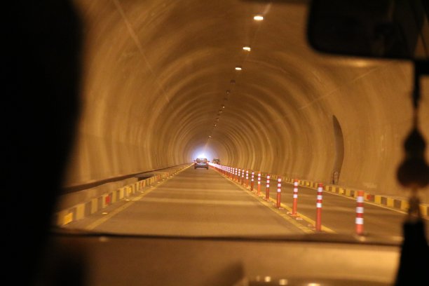 巴基斯坦斯瓦特高速公路隧道图片下载