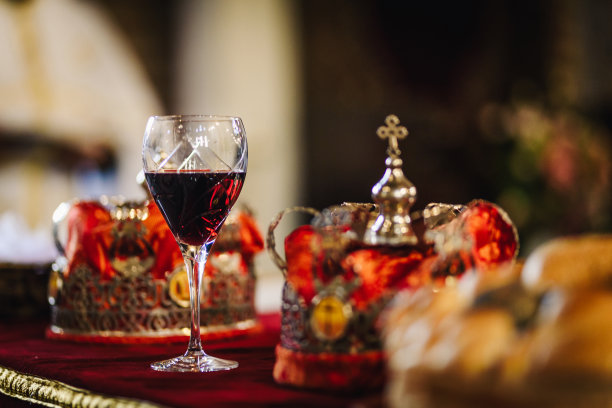 两个人在上帝面前。图片下载