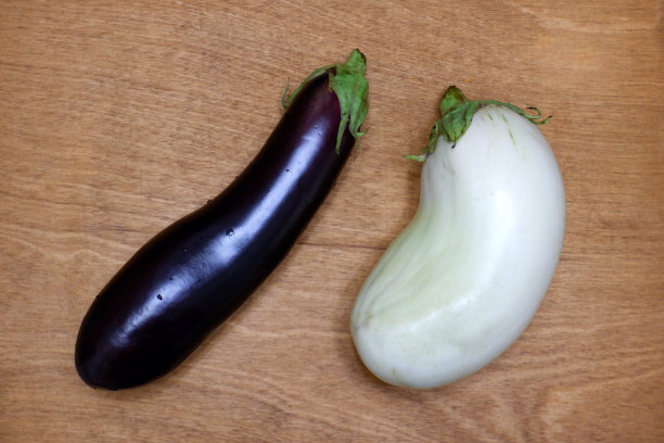 紫白茄子图片下载