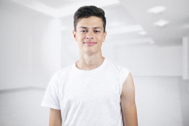 接种疫苗后的青少年-新冠疫苗接种图片下载