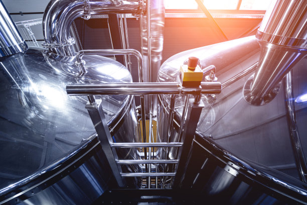 私人啤酒厂的精酿啤酒设备图片下载