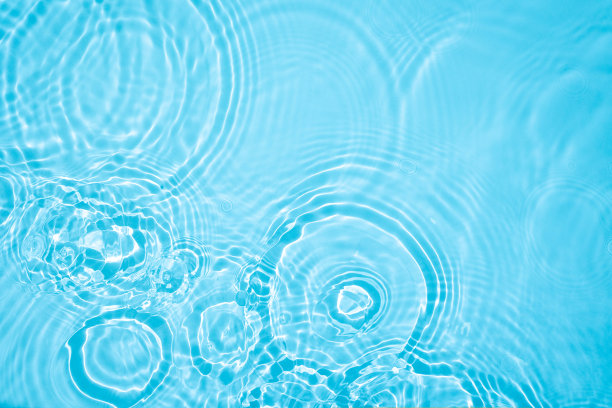 透明的蓝色水面纹理清晰平静图片下载