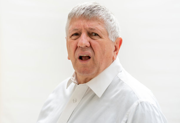 白人男子肖像图片下载