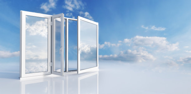 新的清晰和干净打开PCV窗口在晴朗的天空图片下载