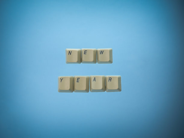 从电脑键盘上祝你新年快乐。明信片。“n图片下载